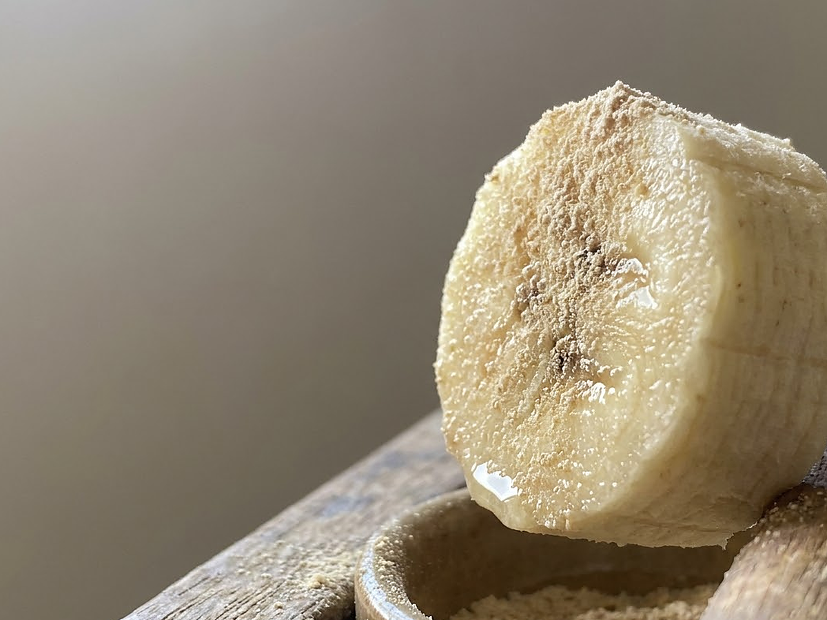 Lồng chim khuyên mộc treo nơi tĩnh lặng phủ áo lồng chữ A giúp chim nhanh quen lồng vào cám